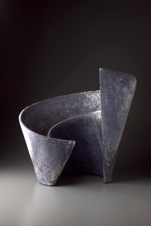 Ken Mihara: Serenity in Clay / Liverpool Street Gallery, Sydney