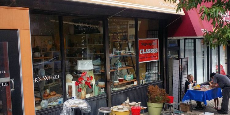 the potters wheel ceramics studio