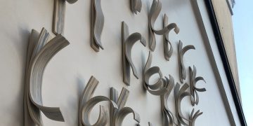 Kathy Le Vavasseur: Stratum Super Stratum at Musée de la faïence de Quimper