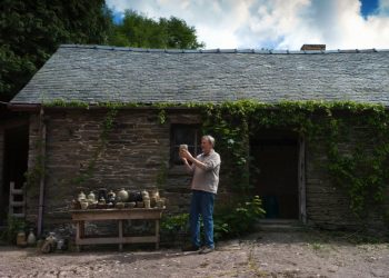 The week’s news in the ceramic art world – December 1, 2021