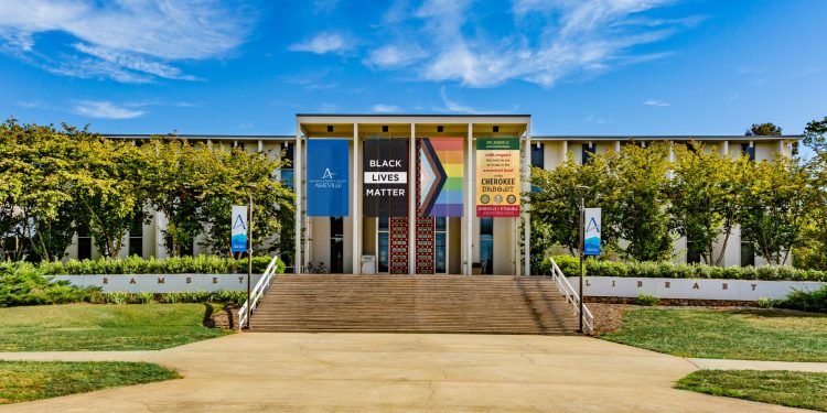 University Fellow for Faculty Diversity in Ceramics at University Of North Carolina