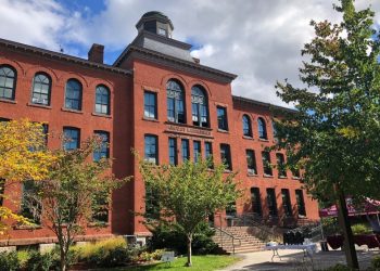MS Visual Arts / Ceramics Teacher at Worcester Academy