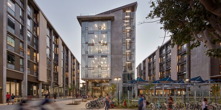 Junior Specialist in Sculpture/Ceramics at University of California