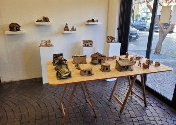 Graciela Olio: The Smallness of Houses at Zolida Gallery, Buenos Aires