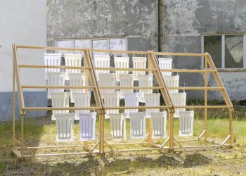 TiO2 materiality of white ceramics