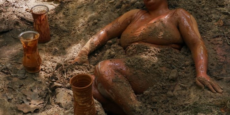 The week’s news in the ceramic art world – September 10, 2025