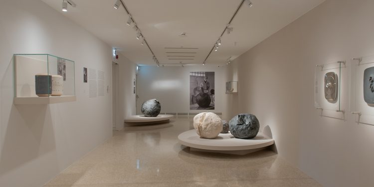 Lucio Fontana ceramics