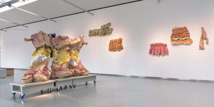 The week’s news in the ceramic art world – October 22, 2025